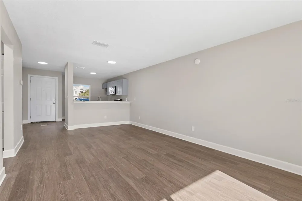 2508 WOODGATE BOULEVARD #105 Orlando, FL 32822