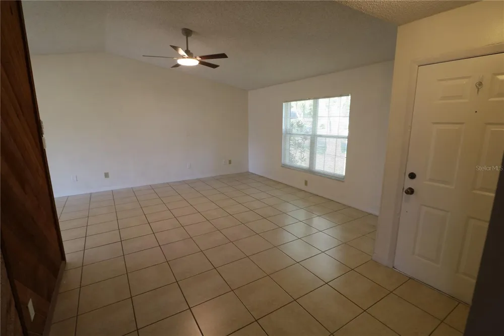 5017 OAKSHIRE DR Tampa, FL 33625
