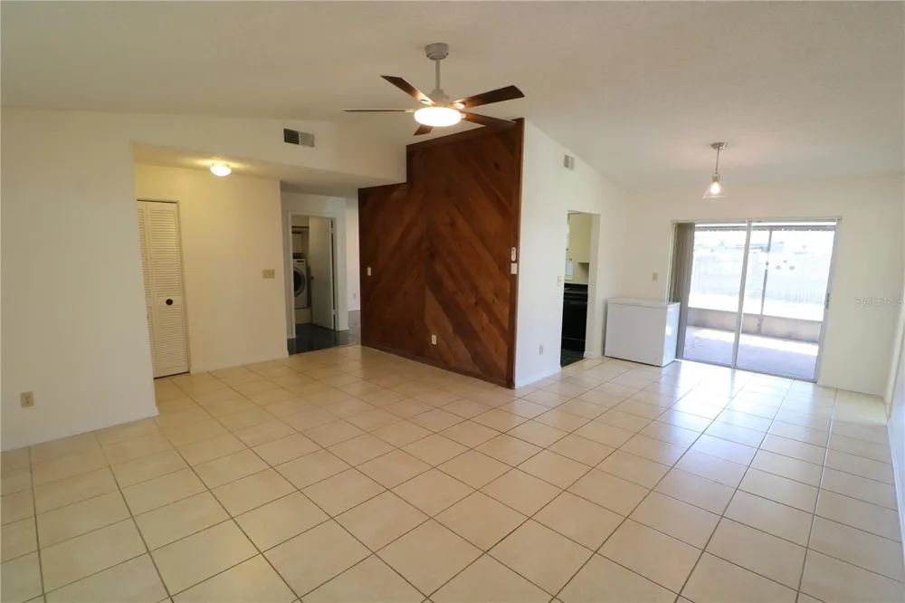 5017 OAKSHIRE DR Tampa, FL 33625