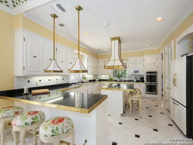 7 Lazy Hollow San Antonio, TX 78230