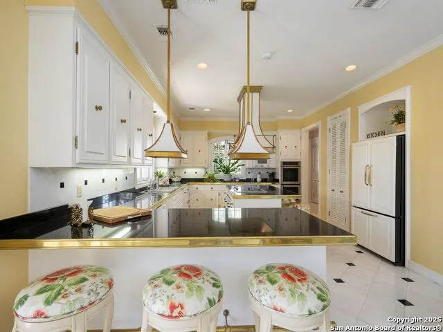 7 Lazy Hollow San Antonio, TX 78230