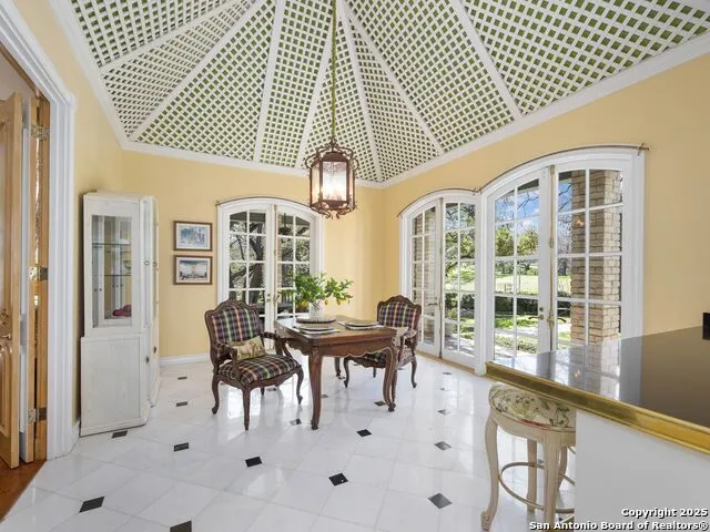 7 Lazy Hollow San Antonio, TX 78230
