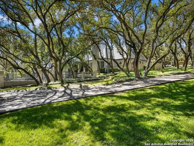 7 Lazy Hollow San Antonio, TX 78230