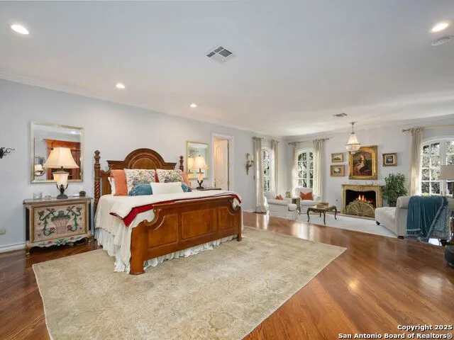 7 Lazy Hollow San Antonio, TX 78230