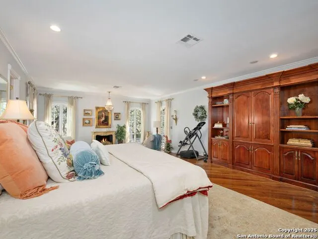 7 Lazy Hollow San Antonio, TX 78230