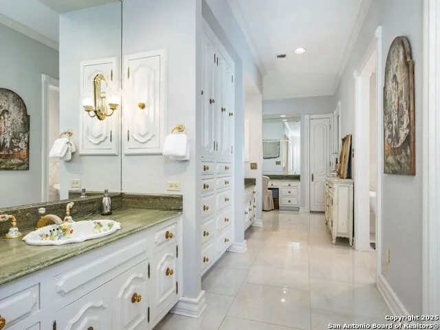 7 Lazy Hollow San Antonio, TX 78230