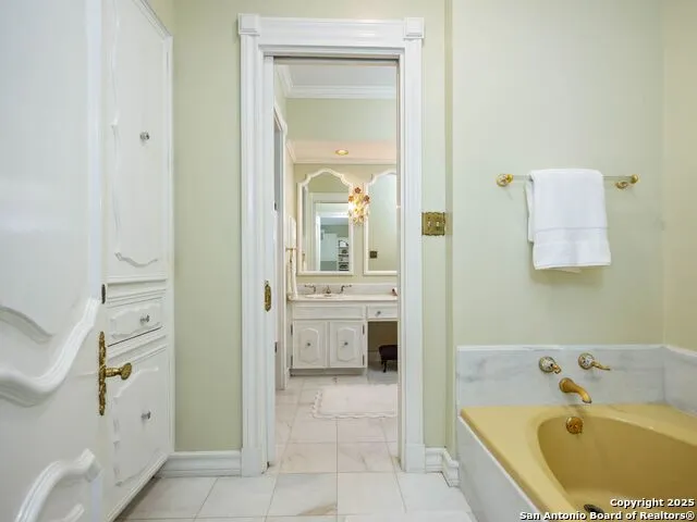 7 Lazy Hollow San Antonio, TX 78230