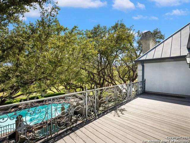 7 Lazy Hollow San Antonio, TX 78230