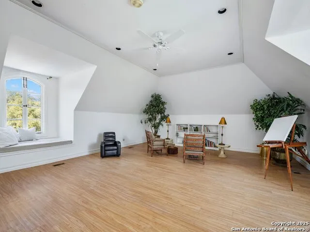7 Lazy Hollow San Antonio, TX 78230