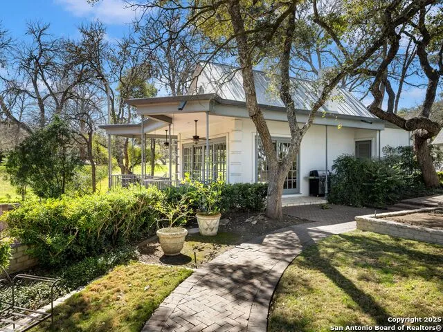 7 Lazy Hollow San Antonio, TX 78230