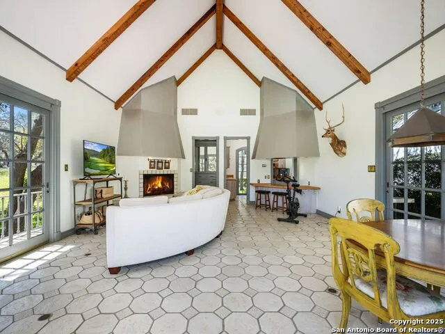 7 Lazy Hollow San Antonio, TX 78230