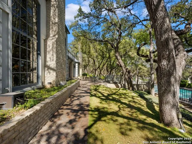 7 Lazy Hollow San Antonio, TX 78230