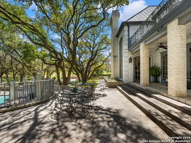 7 Lazy Hollow San Antonio, TX 78230