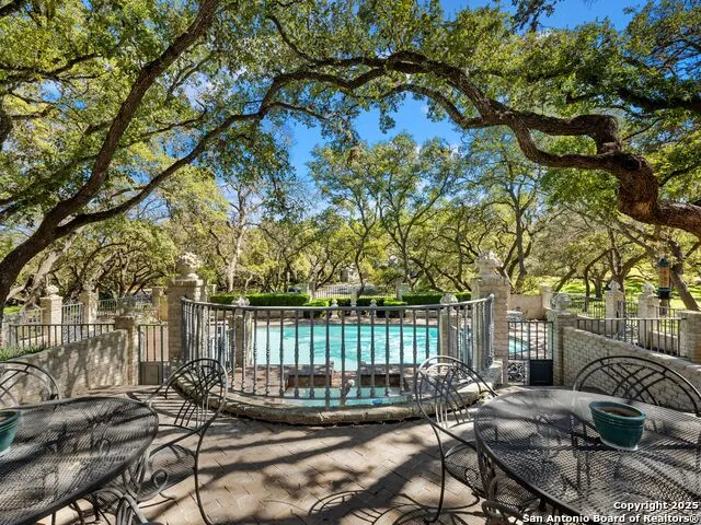 7 Lazy Hollow San Antonio, TX 78230
