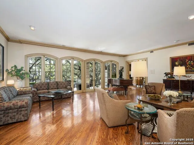 7 Lazy Hollow San Antonio, TX 78230