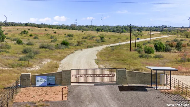 240 E ROLLING OAKS DR Goldthwaite, TX 76844