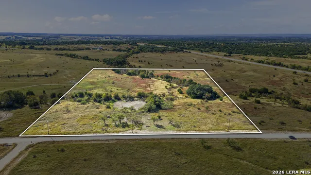 240 E ROLLING OAKS DR Goldthwaite, TX 76844