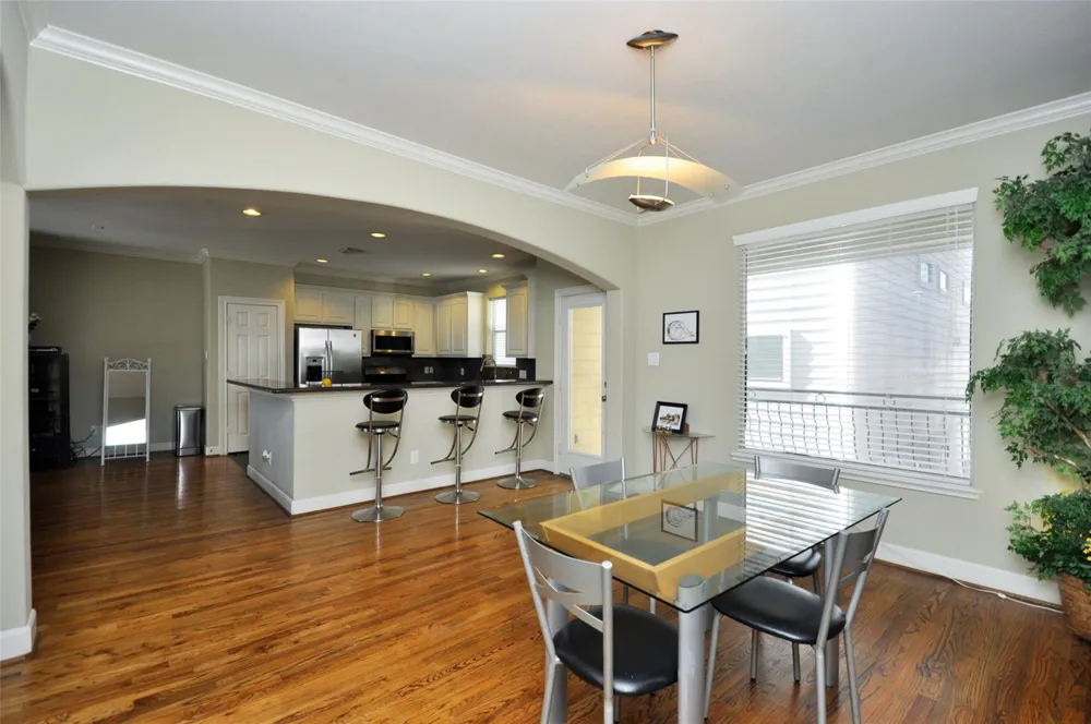 1613 Detering Street Houston, TX 77007