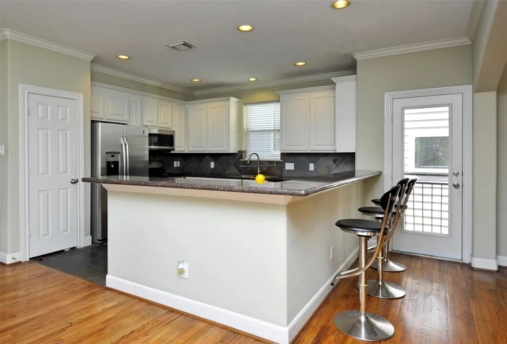 1613 Detering Street Houston, TX 77007