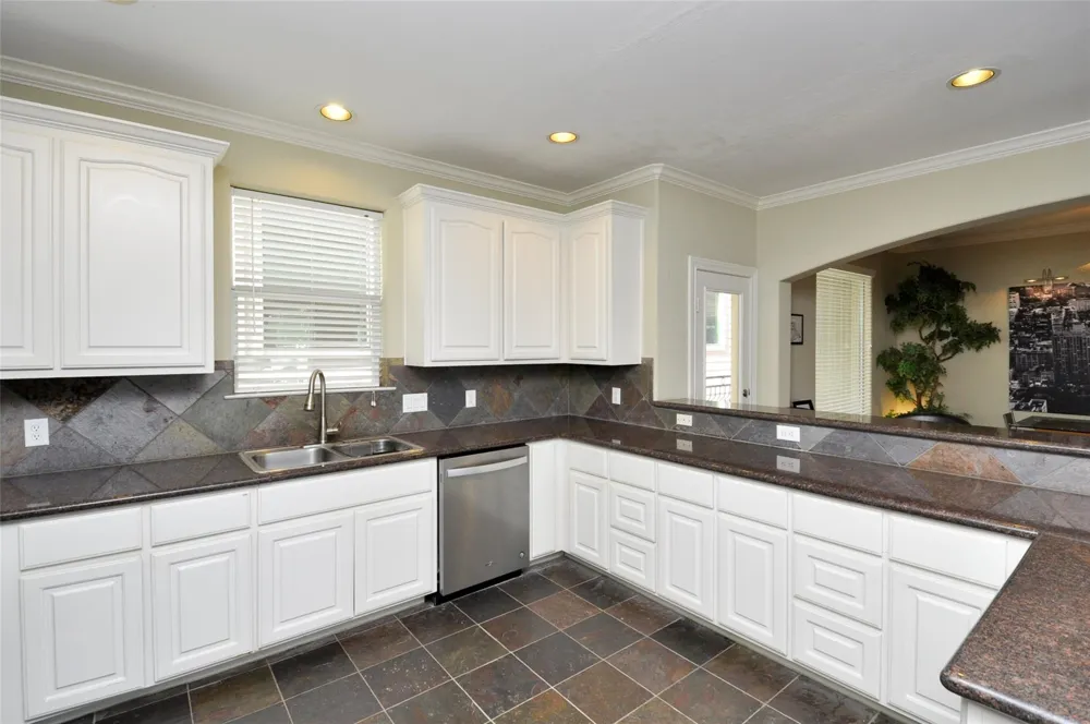 1613 Detering Street Houston, TX 77007