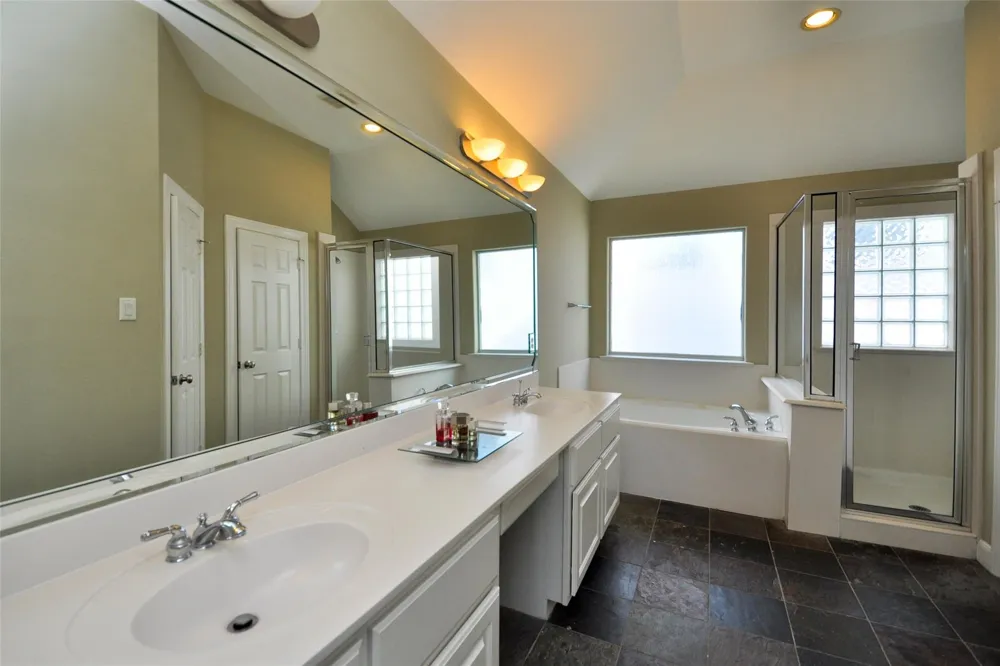 1613 Detering Street Houston, TX 77007