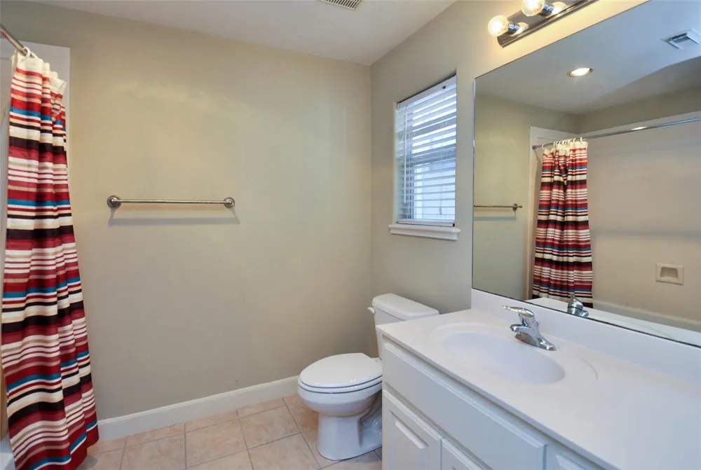 1613 Detering Street Houston, TX 77007