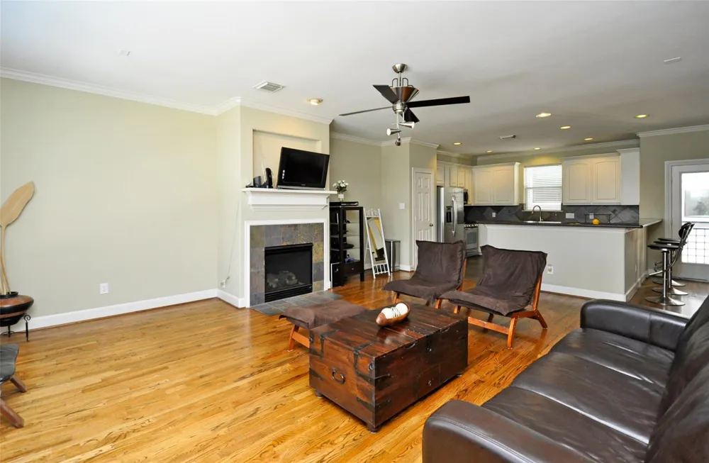 1613 Detering Street Houston, TX 77007