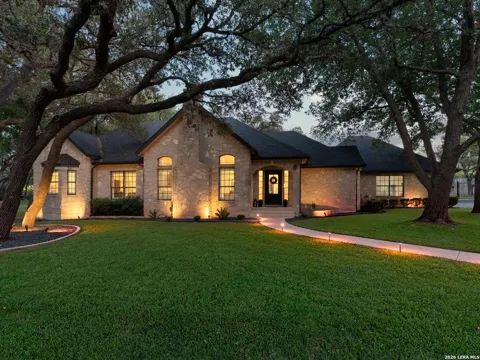 8638 Classic Oaks Ln