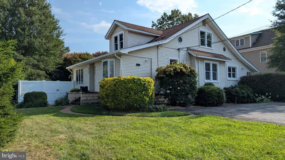 802 S GLEBE ROAD Arlington, VA 22204