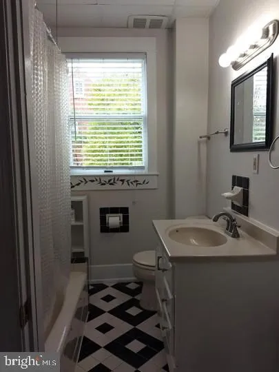 802 S GLEBE ROAD Arlington, VA 22204