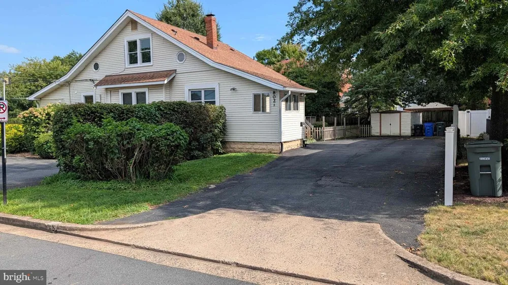802 S GLEBE ROAD Arlington, VA 22204