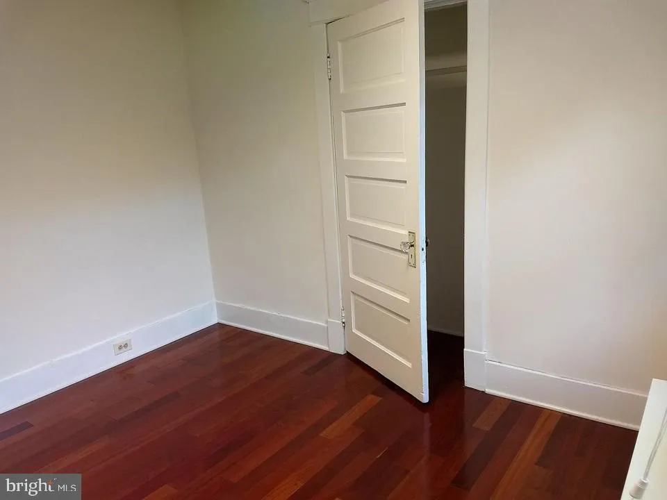 802 S GLEBE ROAD Arlington, VA 22204