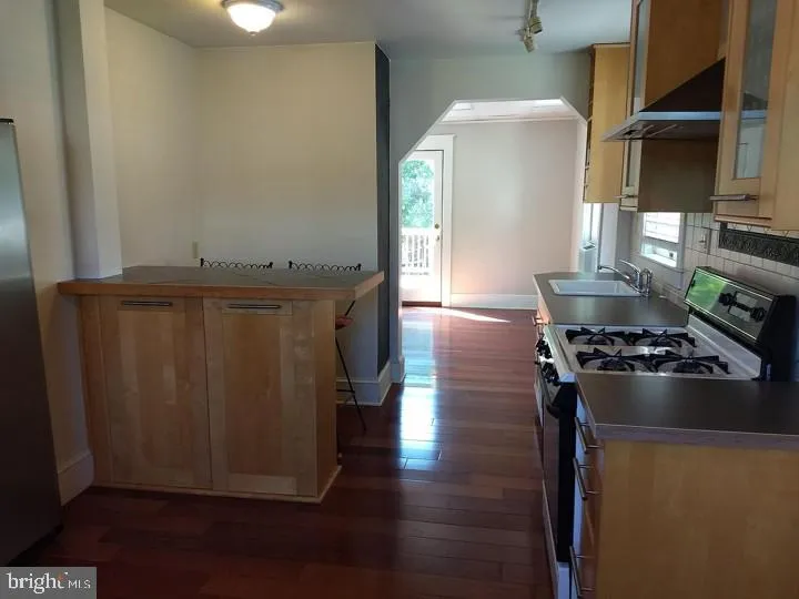 802 S GLEBE ROAD Arlington, VA 22204