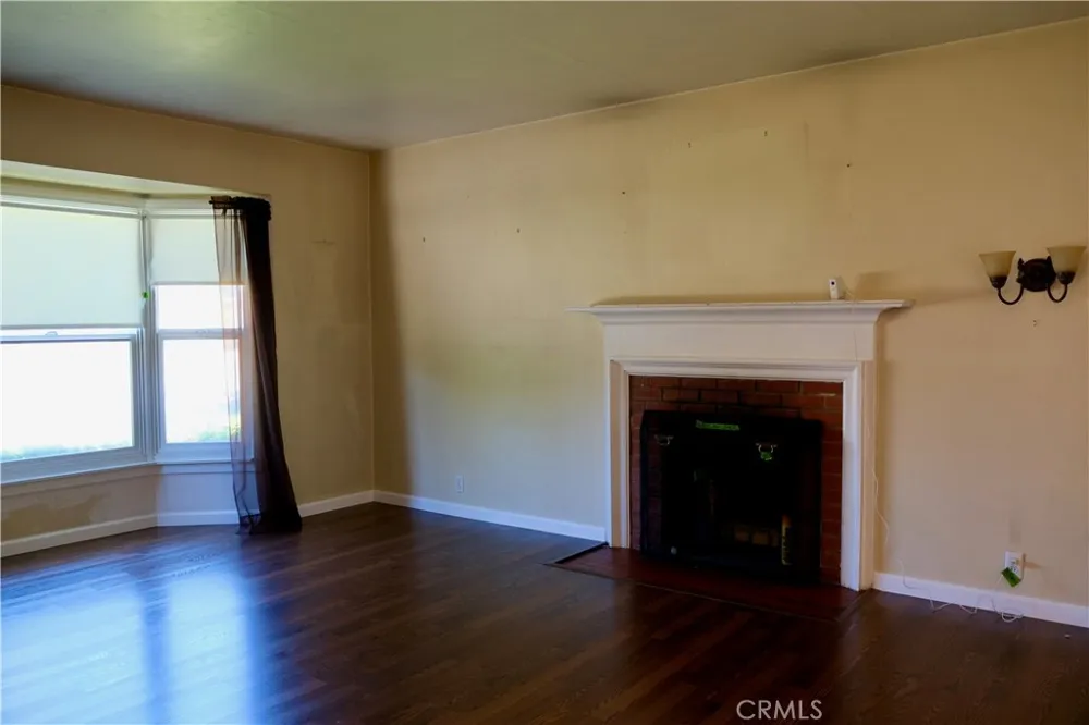 1632 Meserve Pomona, CA 91766