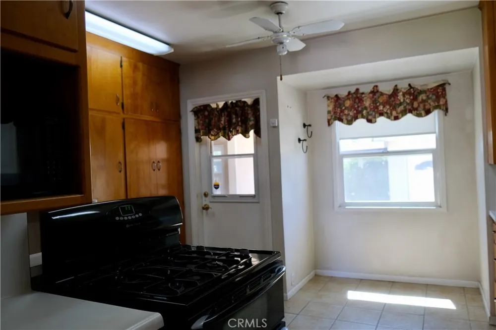 1632 Meserve Pomona, CA 91766