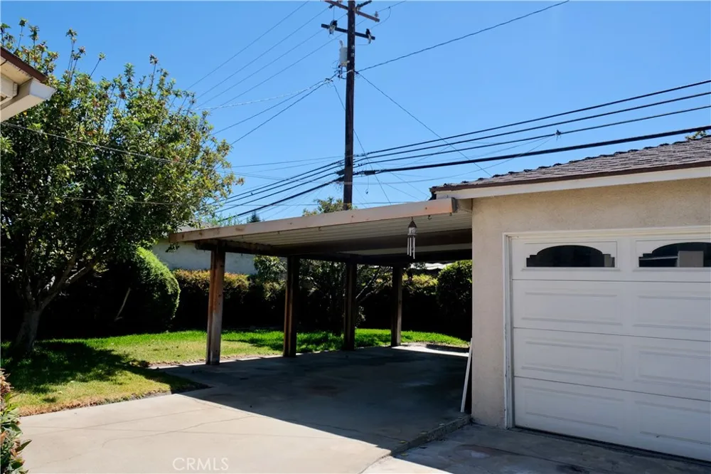 1632 Meserve Pomona, CA 91766