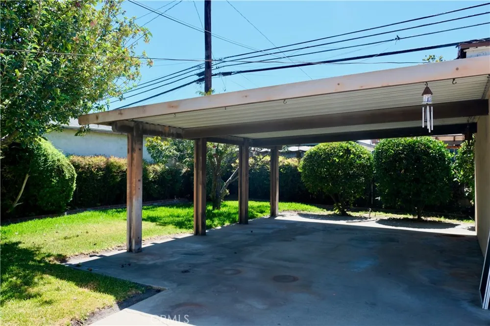 1632 Meserve Pomona, CA 91766