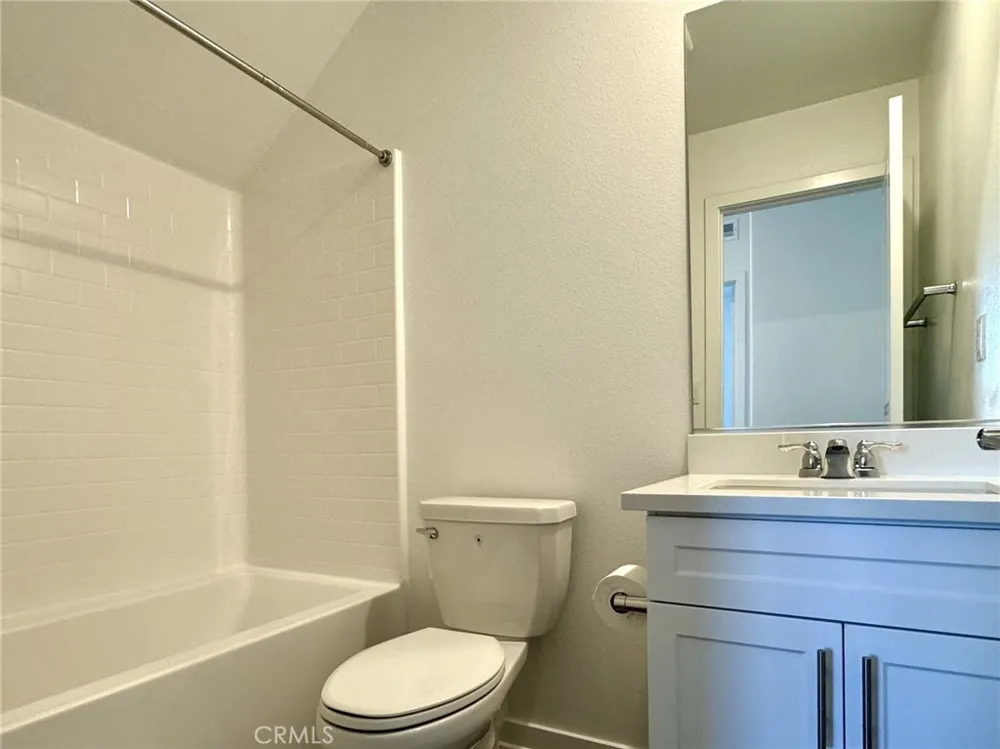 2754 E Bottas Privado Ontario, CA 91762