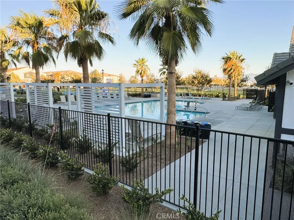 2754 E Bottas Privado Ontario, CA 91762
