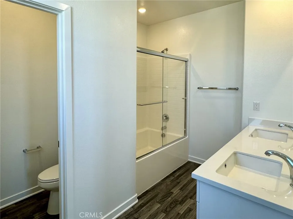 2754 E Bottas Privado Ontario, CA 91762
