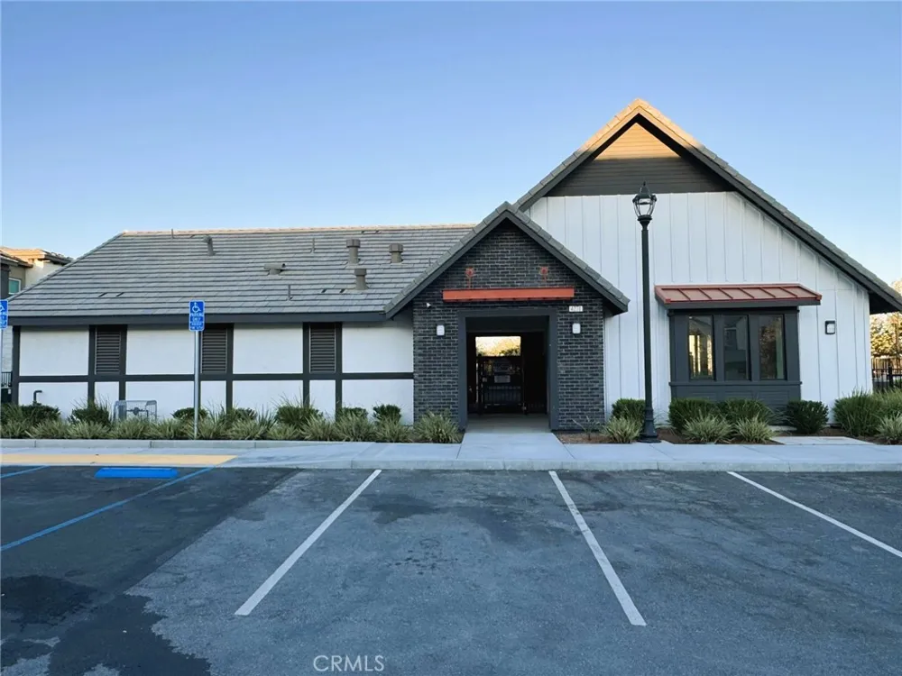 2754 E Bottas Privado Ontario, CA 91762
