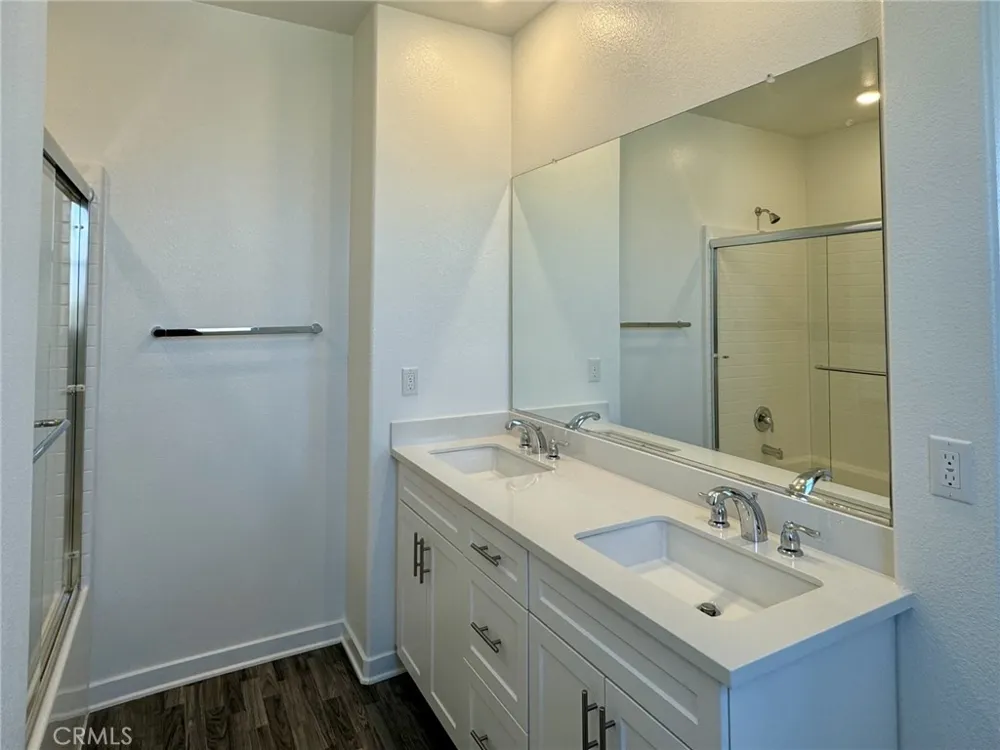 2754 E Bottas Privado Ontario, CA 91762