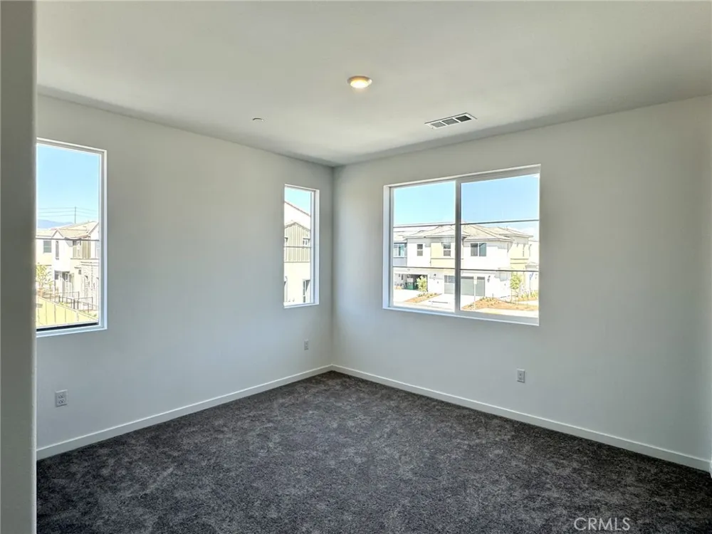 2754 E Bottas Privado Ontario, CA 91762