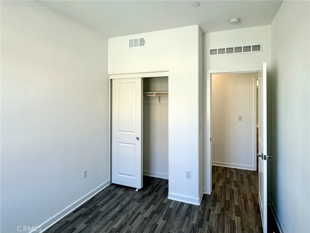 2754 E Bottas Privado Ontario, CA 91762