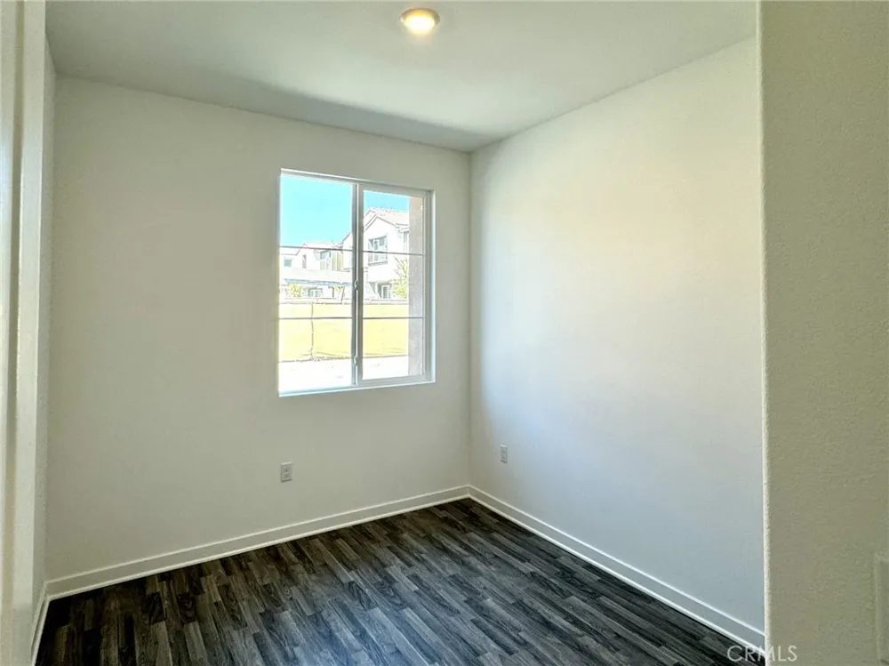 2754 E Bottas Privado Ontario, CA 91762