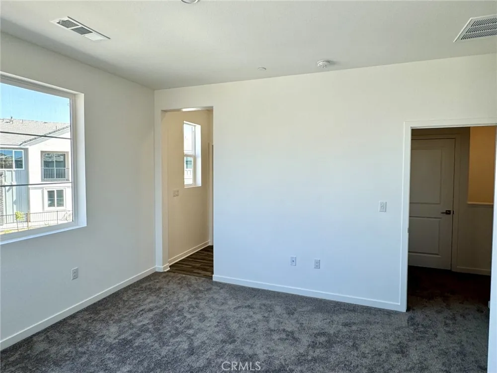 2754 E Bottas Privado Ontario, CA 91762