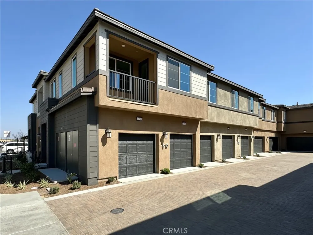 2754 E Bottas Privado Ontario, CA 91762