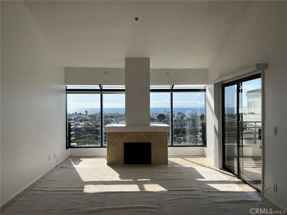 210 LILLE LANE 310 Newport Beach, CA 92663