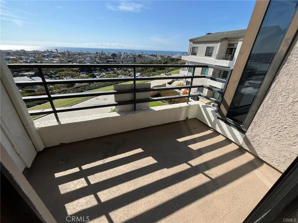 210 LILLE LANE 310 Newport Beach, CA 92663