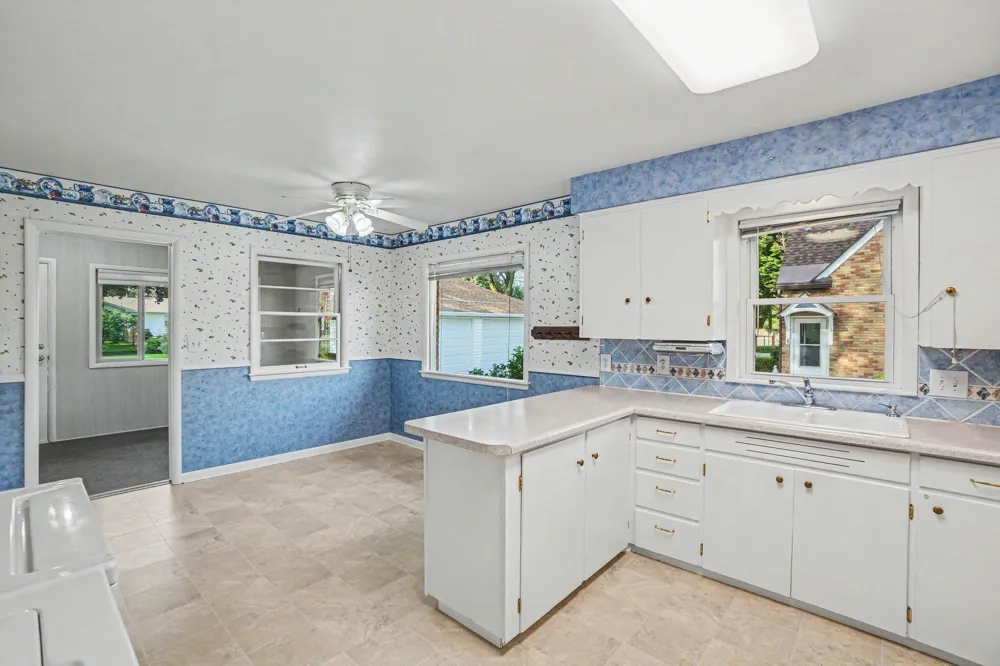 24 E 32nd Street Holland, MI 49423